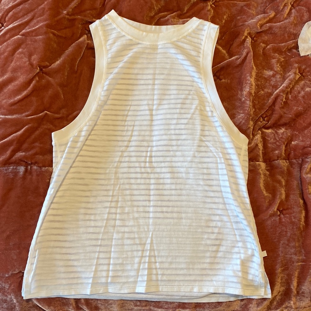 Lululemon tank
